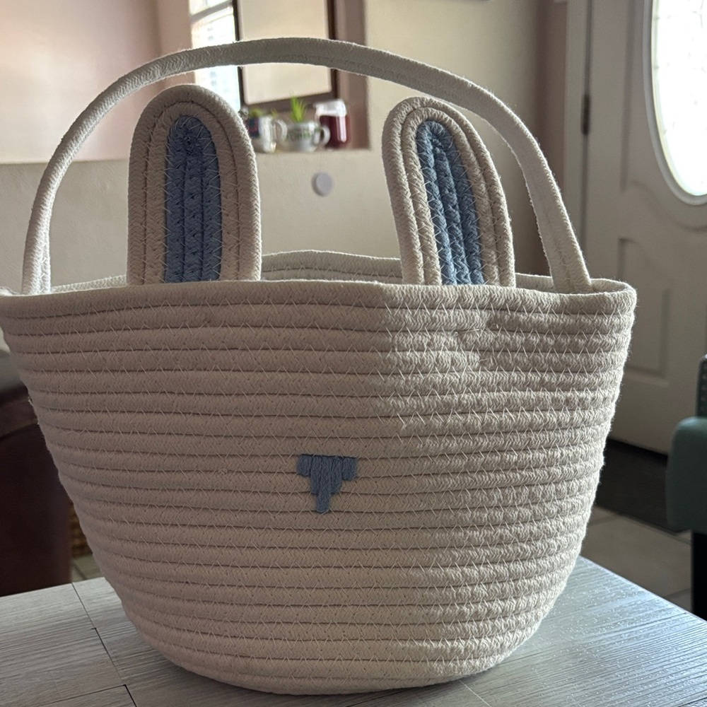 Cream and Light Blue Bunny Rope Basket - Kids Accessories-Large NWOT - Picture 2 of 3